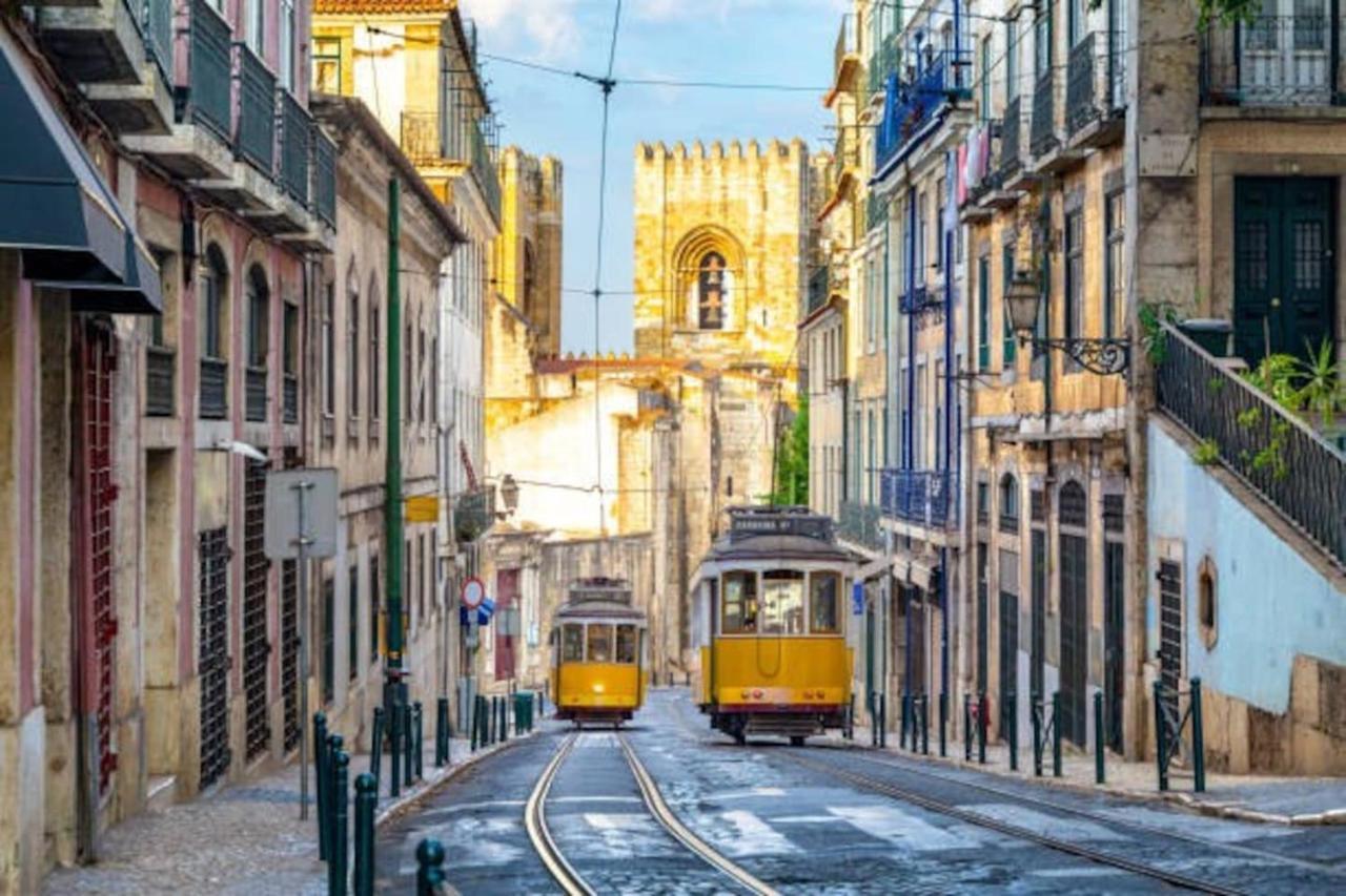 2 Bedroom Apartment For 4 People With Free Public Parking Lisboa Kültér fotó