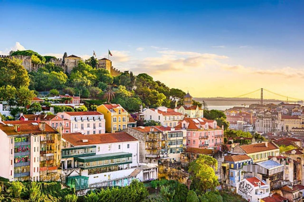 2 Bedroom Apartment For 4 People With Free Public Parking Lisboa Kültér fotó