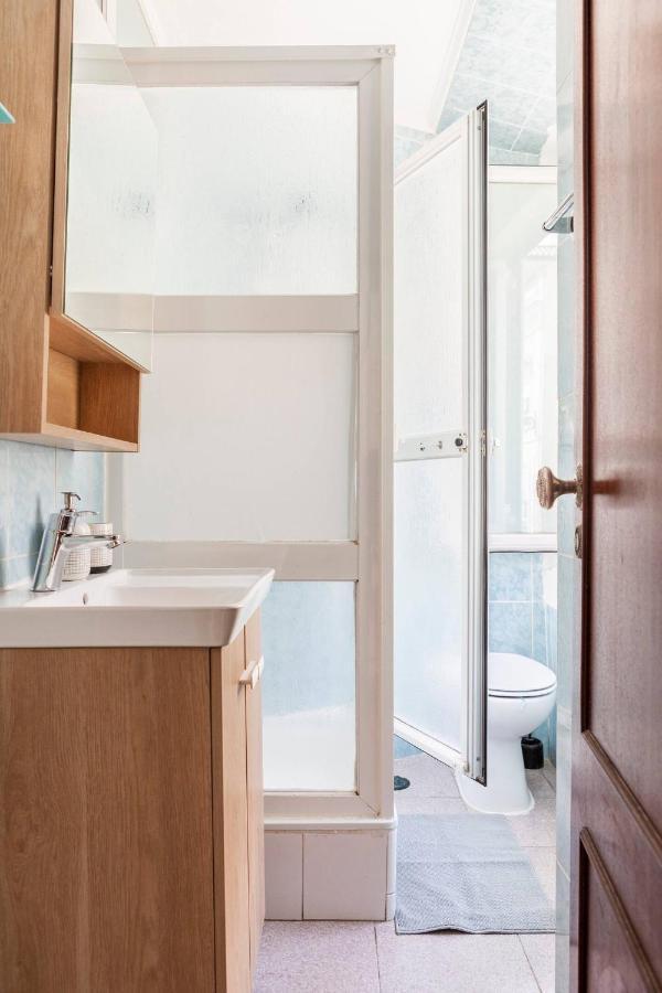 2 Bedroom Apartment For 4 People With Free Public Parking Lisboa Kültér fotó